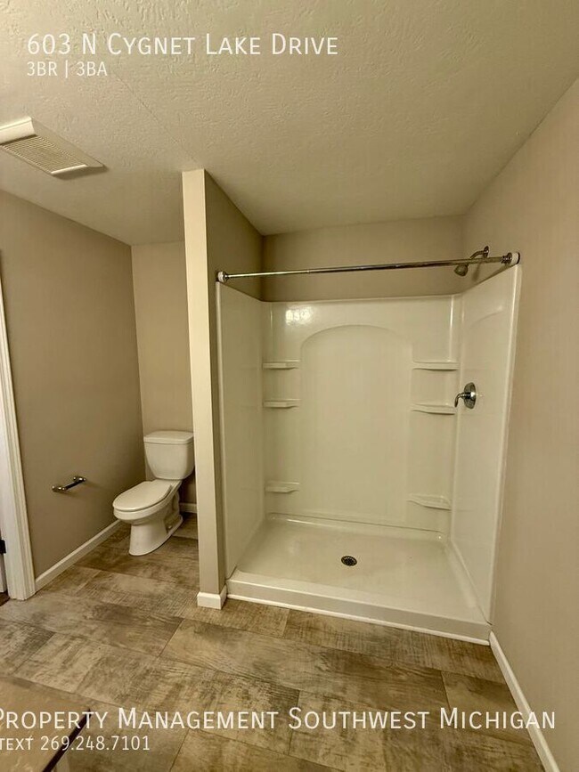 Building Photo - 603 Cygnet Lake Dr