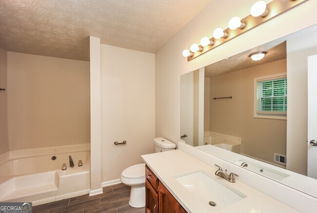 Building Photo - 1056 Whistle Dr