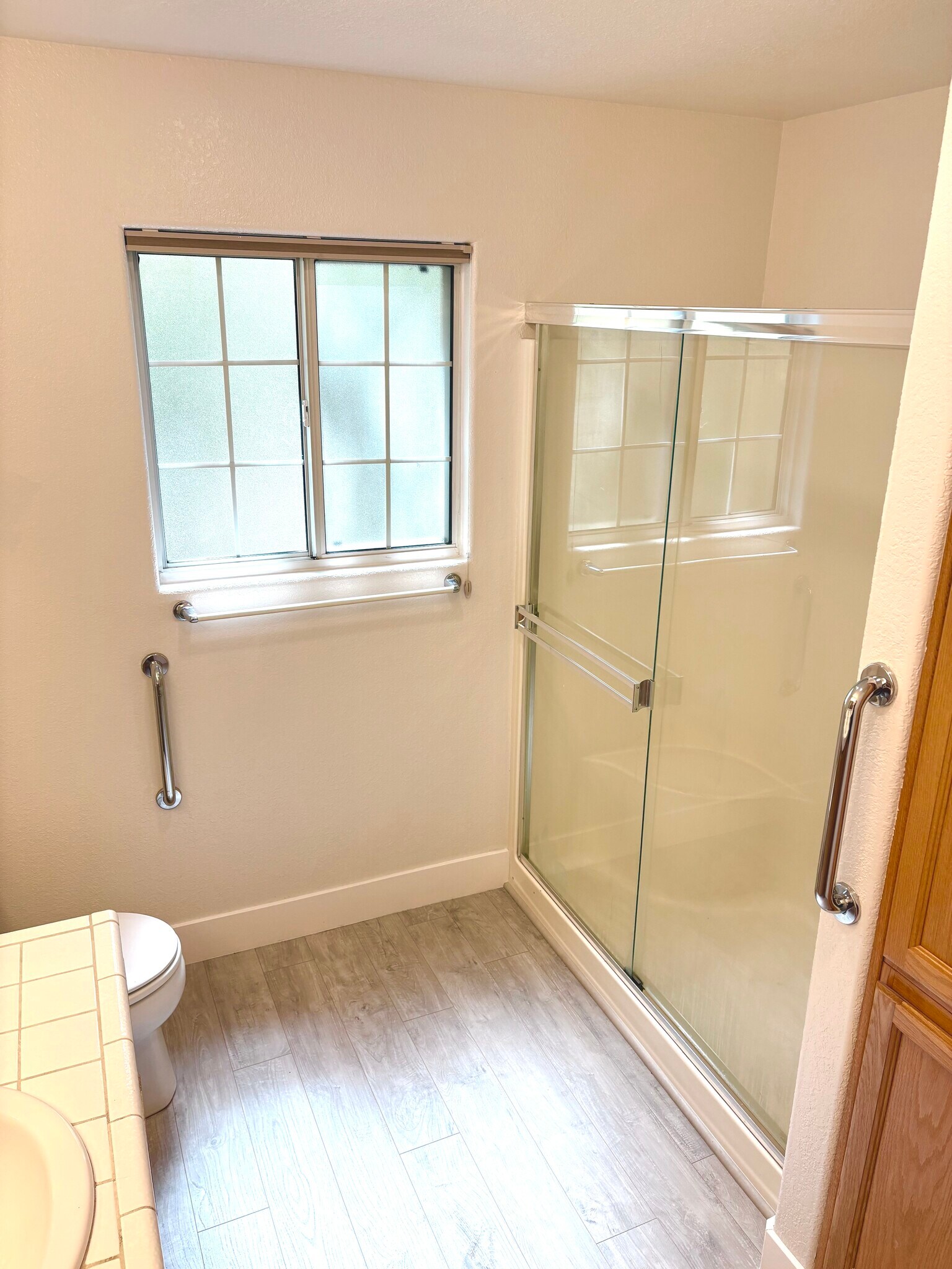 Prim Bath Shower - 12961 Burnt Cedar Ln