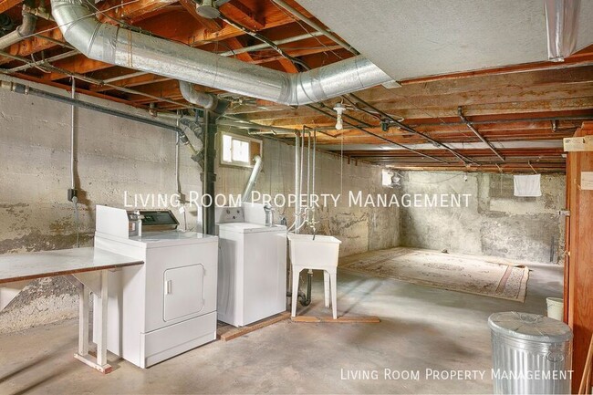 Building Photo - 1843 N Schofield St
