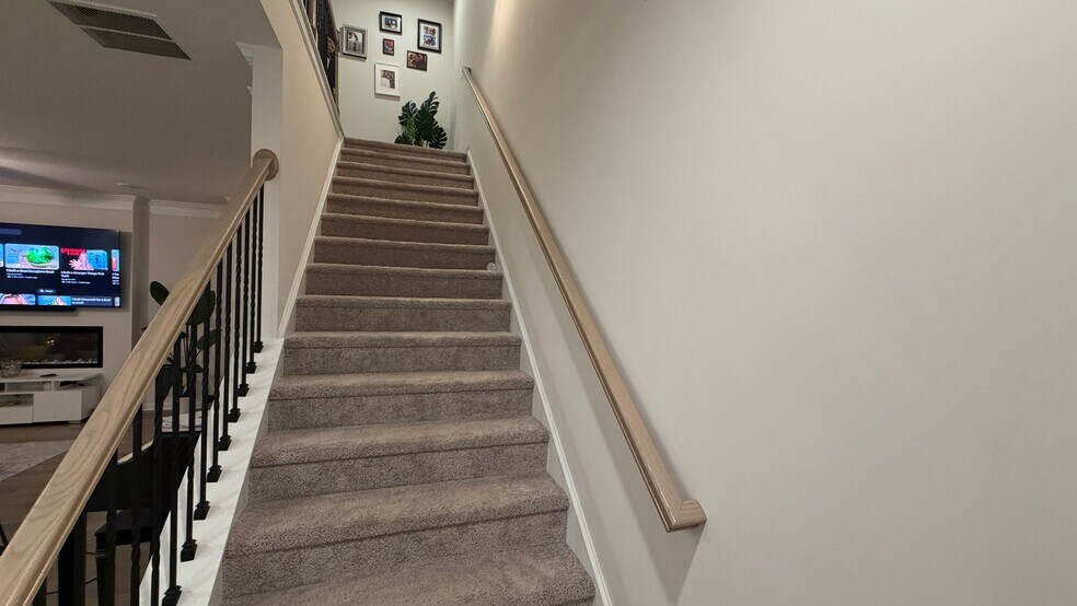 Building Photo - 3840 Pressley Ln