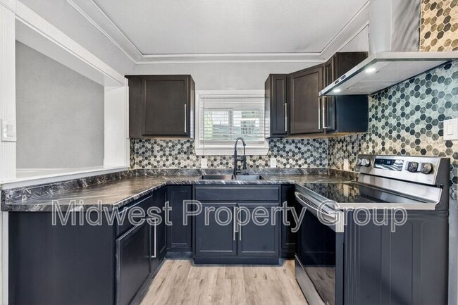 Building Photo - 6619 Etzel Ave