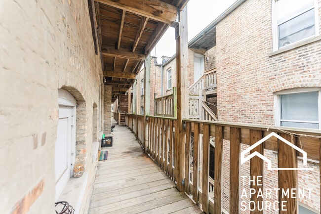 Building Photo - 5662 N Ridge Ave