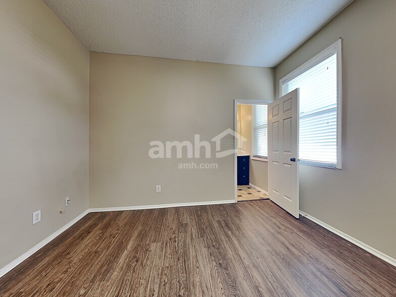 Building Photo - 11542 Wellman Dr