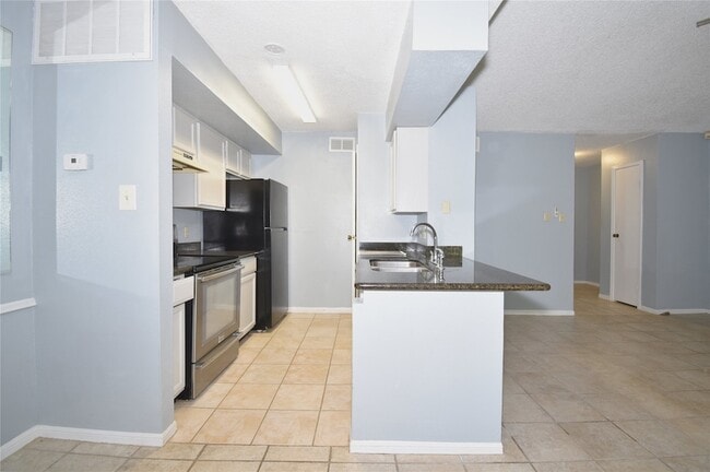 Building Photo - 2120 El Paseo St