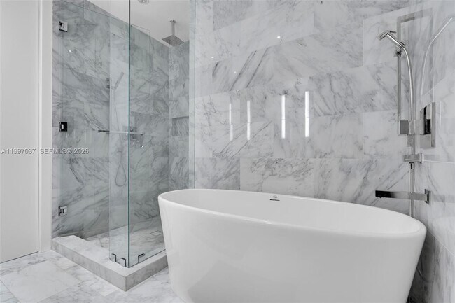 Building Photo - 1451 Brickell Ave