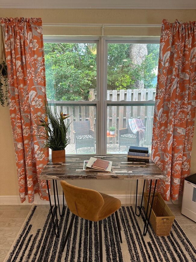 Building Photo - 112 Parker Dr