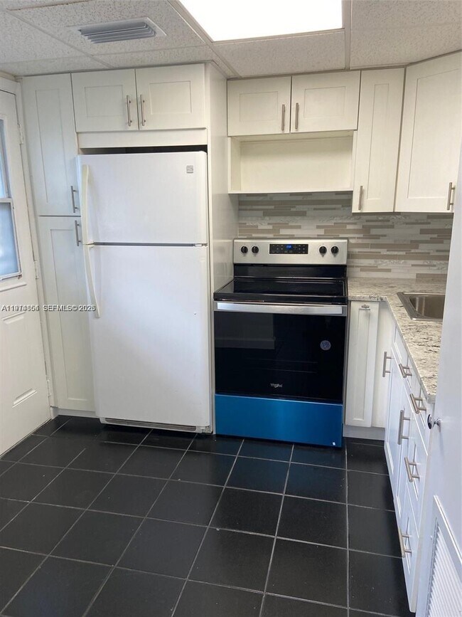 Building Photo - 2820 NE 201st Terrace