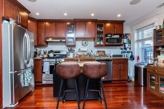 Building Photo - 632 E Broadway