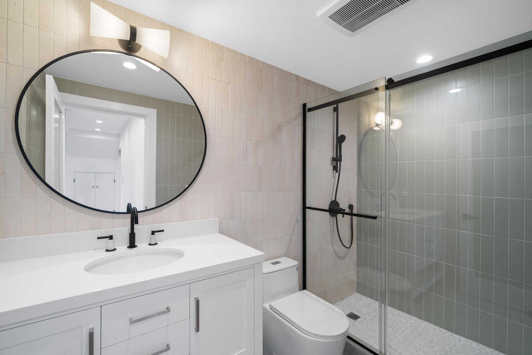 Building Photo - 1815 35th Ave