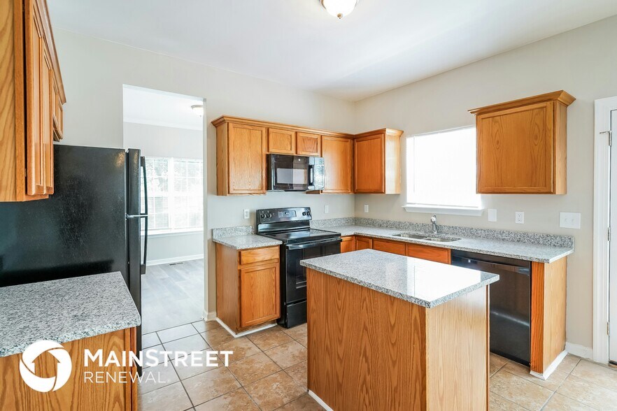 Building Photo - 6104 Bentwood Dr
