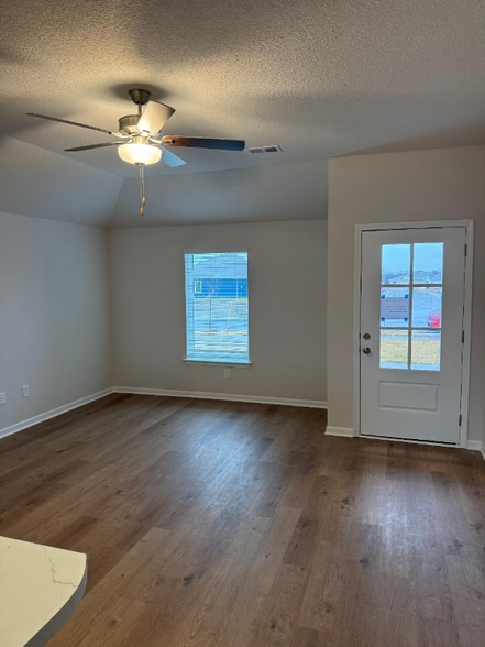 Building Photo - 893 N Buckeye St