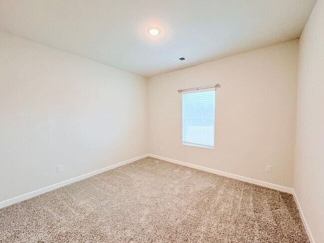 Building Photo - 220 Coulter Ct