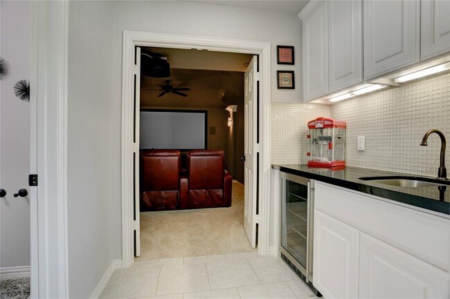 Building Photo - 10727 Stone Isle Ct
