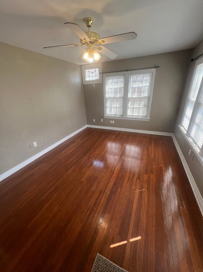Building Photo - Pre leasing or Available now 3/2 in Heart of Lubbock!