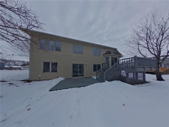 Building Photo - 17295 Hibiscus Ave