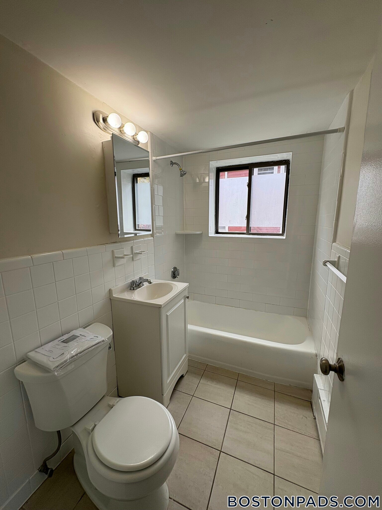 Building Photo - 9 Chester St