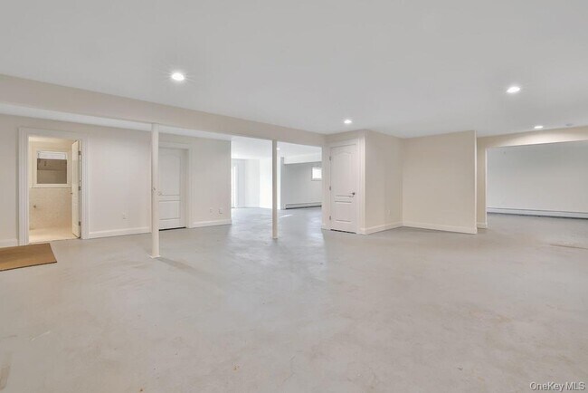 Building Photo - 34 Renfrew Rd