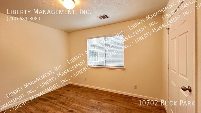 Building Photo - 10702 Buck Park