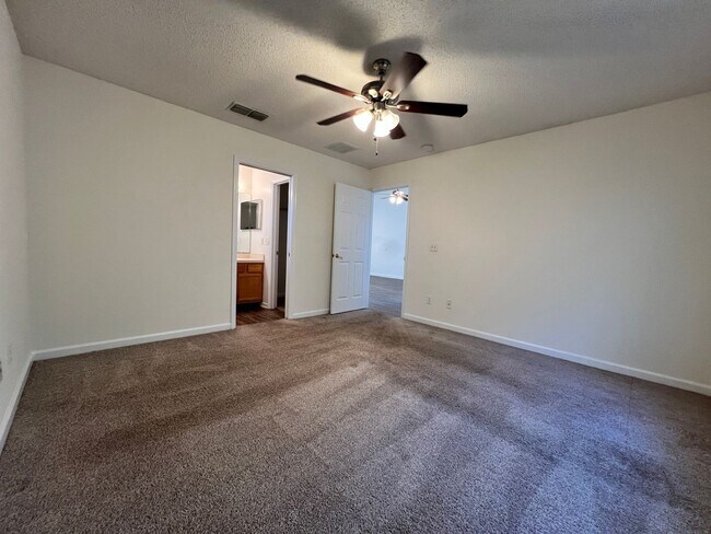 Building Photo - $1495- 3/2 in Palm Coast