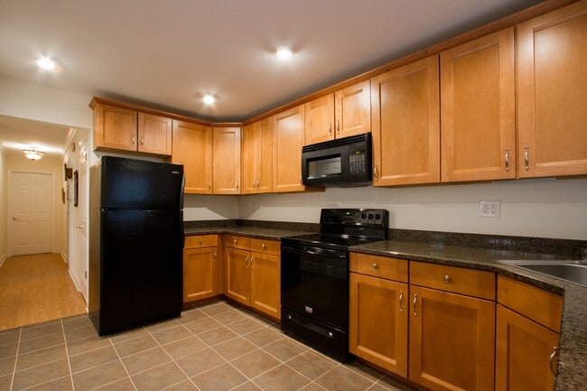 Building Photo - 120 Lexington Ct