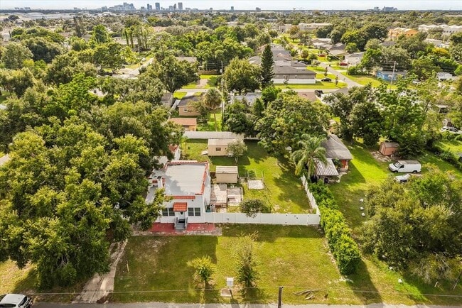 Building Photo - 808 Herman Ave