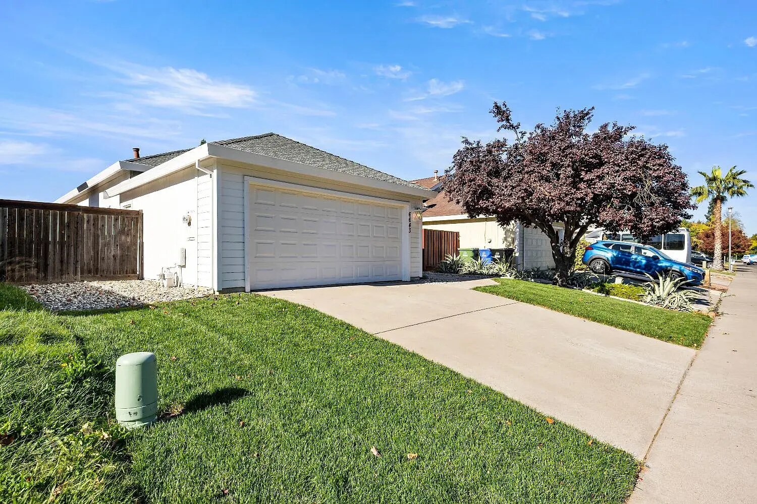Building Photo - 6643 Laguna Park Dr