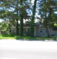 Building Photo - Historic house near downtown!