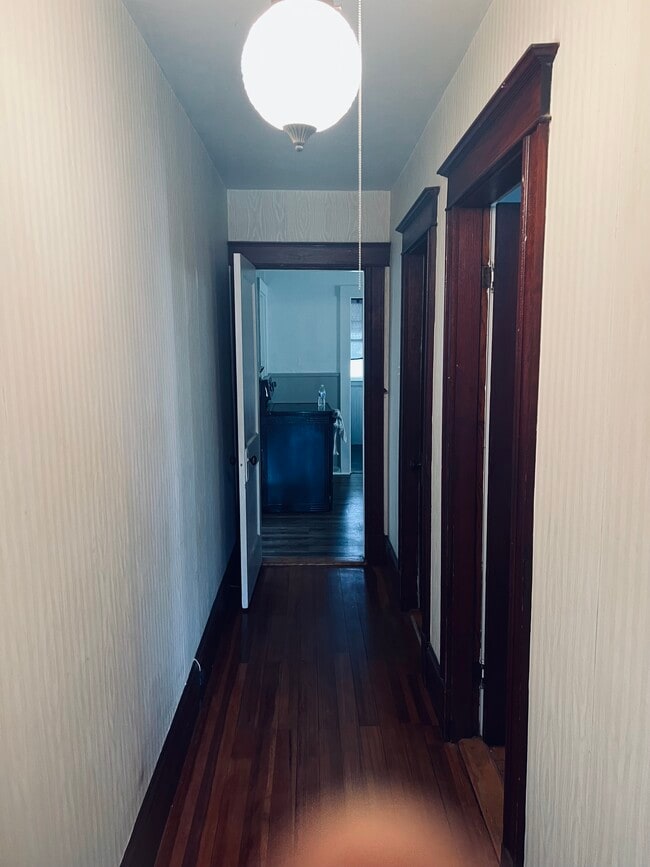 Building Photo - 214 Sabattus St