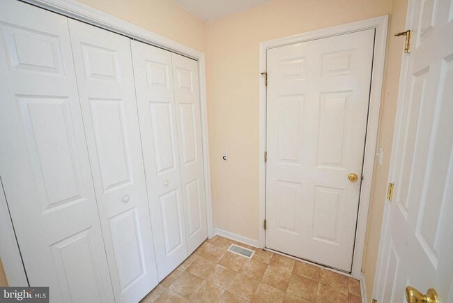 Building Photo - 1331 Aspen Dr