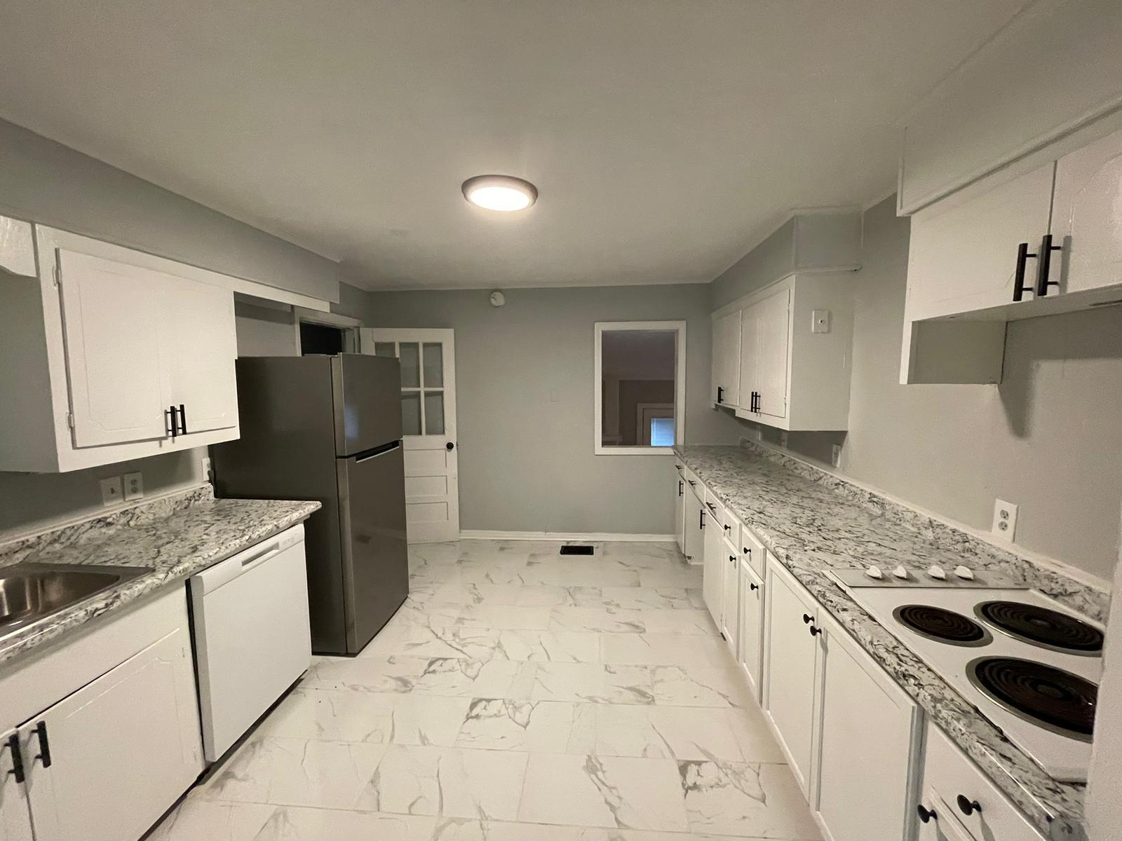 Building Photo - 218 S Park Dr