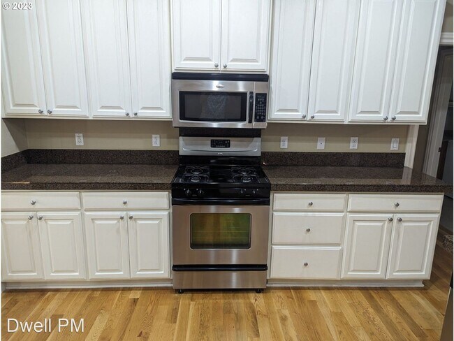 Building Photo - 4 br, 3 bath House - 5640 SW Stott Ave