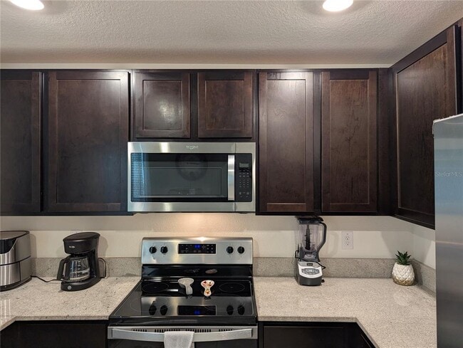 Building Photo - 16549 Mosaic Oar Dr