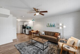 Building Photo - Charming 2BR Home with Private Backyard - ...