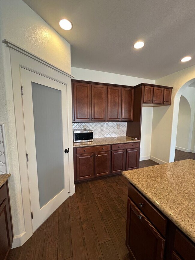 Building Photo - 14816 Huckleberry Dr