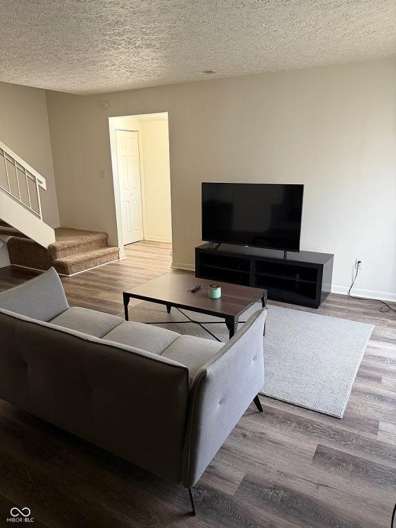 Building Photo - 9861 Royce Dr