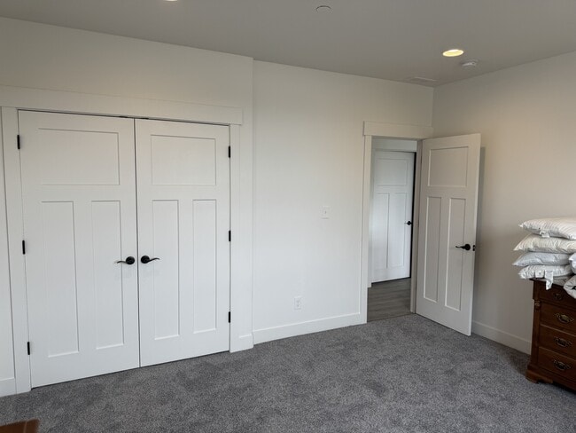 Building Photo - 10108 Ridge Pine Dr