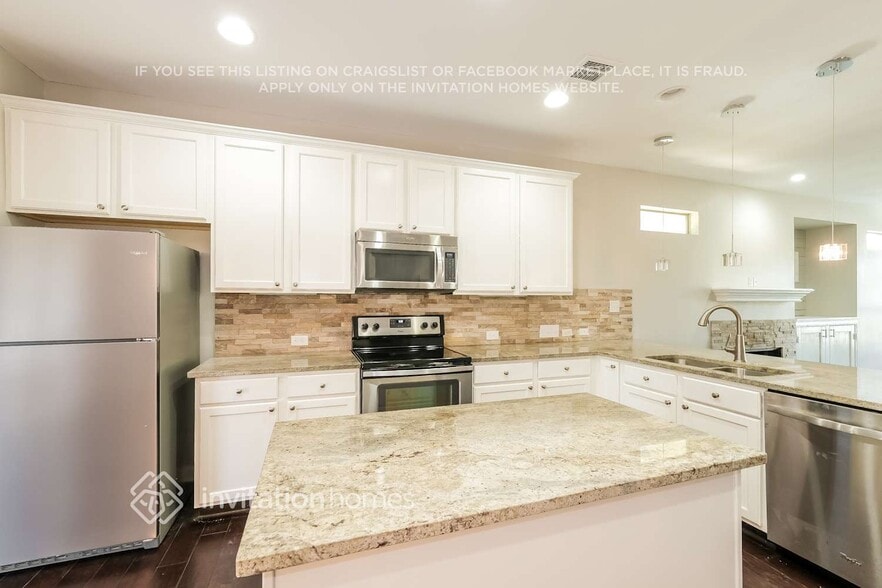 Building Photo - 10204 Thomas Ln