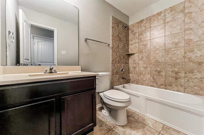 Building Photo - 255 Callaghan Dr