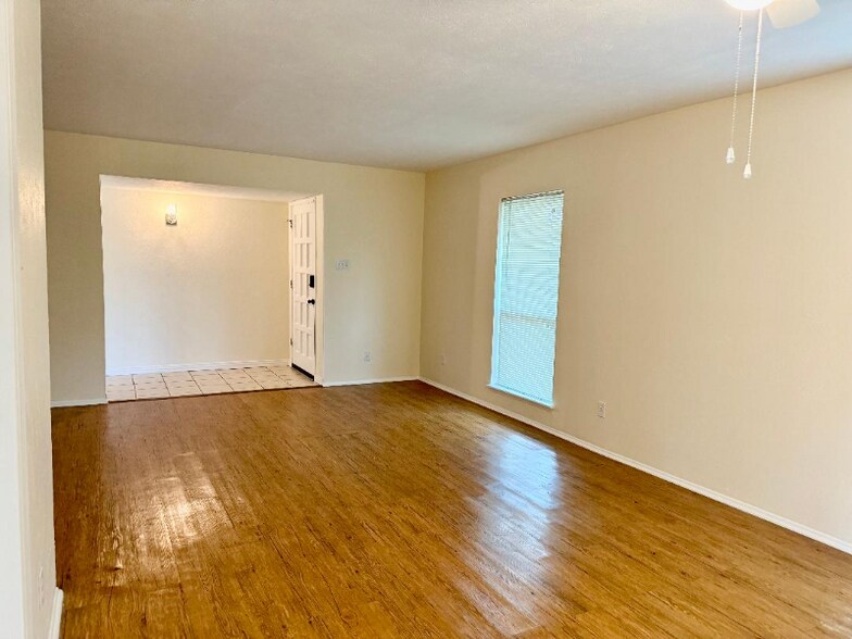 Building Photo - 4836 Brandenburg Ln