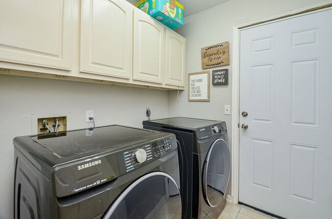 Building Photo - 1307 Irish Mist Ct