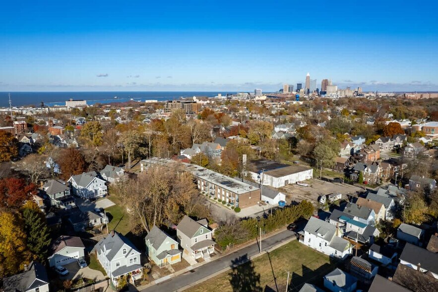 Building Photo - 6110 Ellen Ave