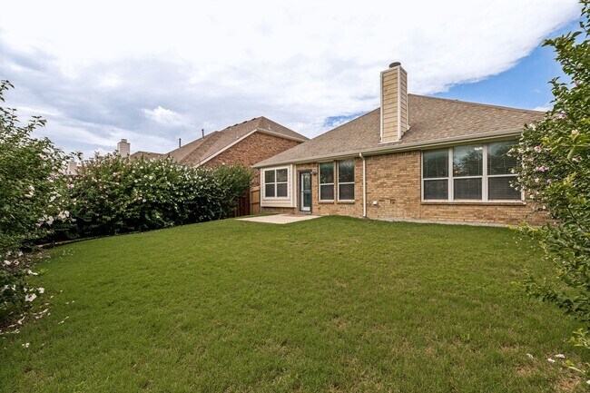 Building Photo - Beautiful home located in McKinney's Heights at Westridge!