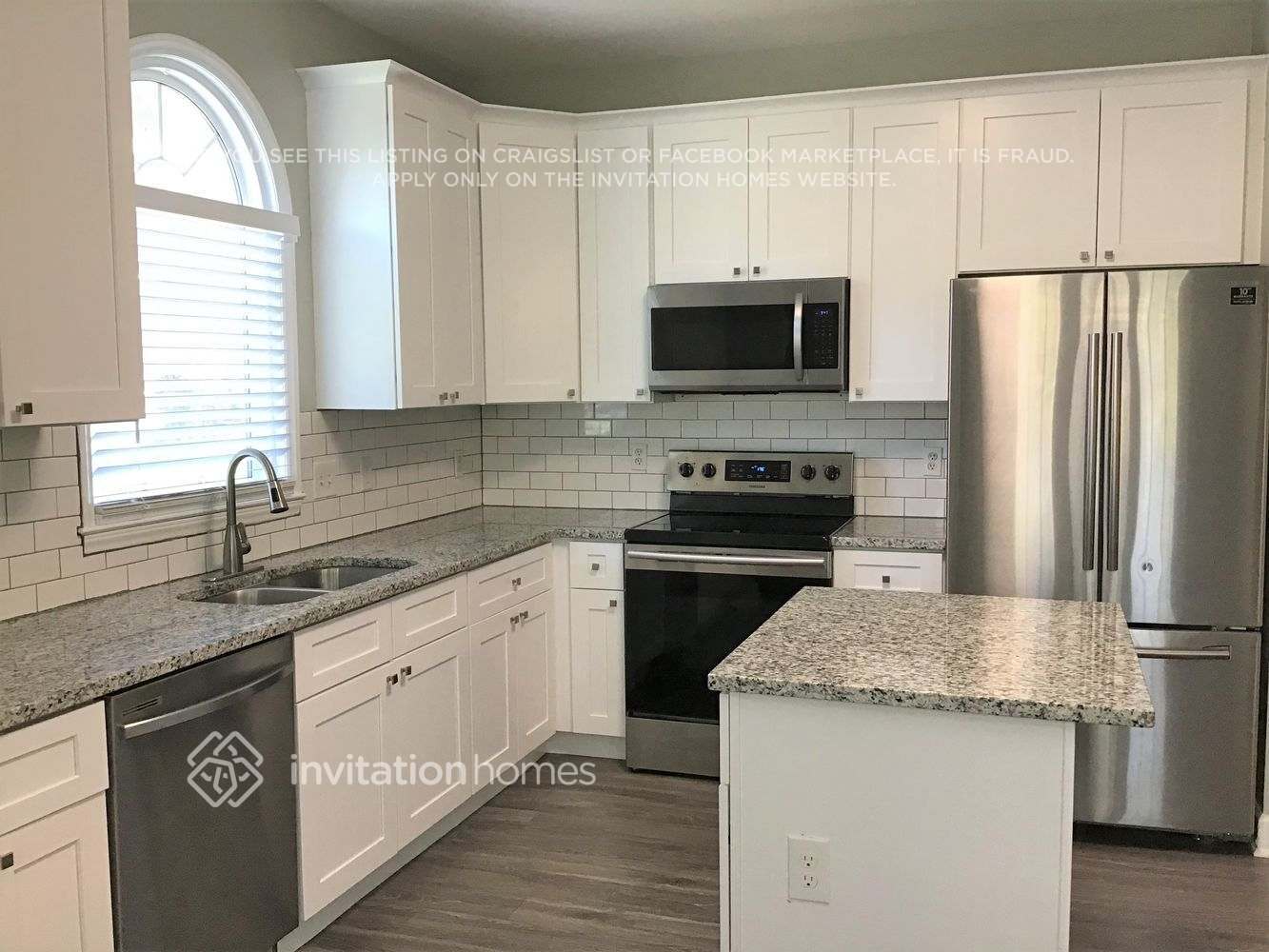 Building Photo - 1208 Miracle Dr