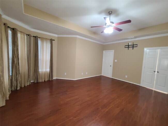 Building Photo - 7015 Pinefern Ln