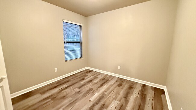 Building Photo - 1813 Clayton Cove Dr NW