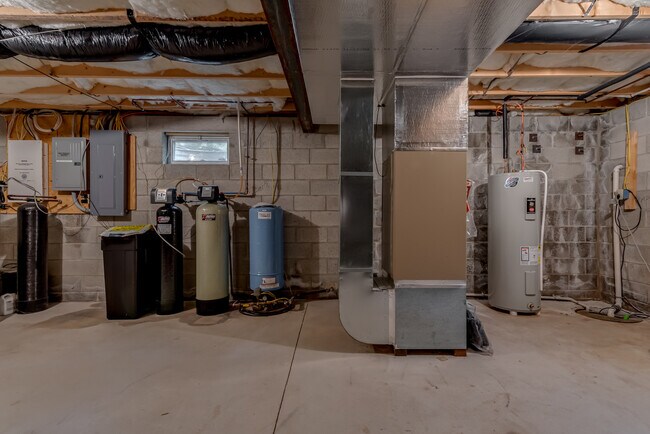 Building Photo - 80 Hillbrook Dr