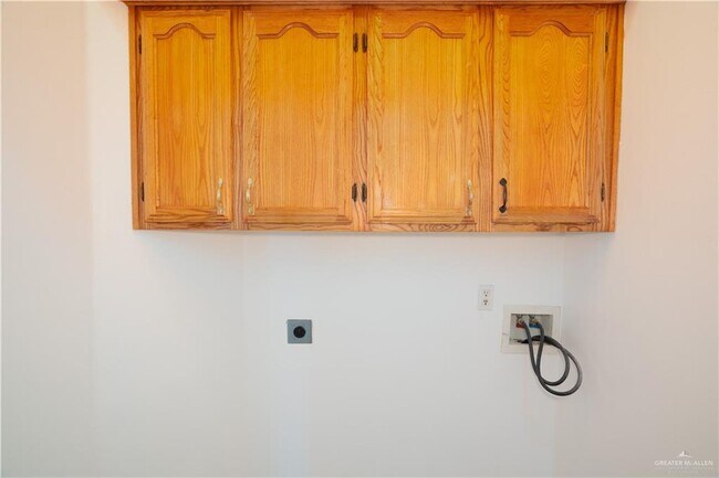 Building Photo - 604 Buena Vista Dr
