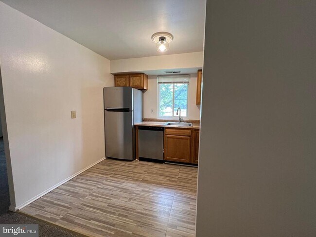 Building Photo - 11901 Tarragon Rd