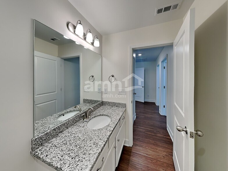Building Photo - 4805 Horatio Ct